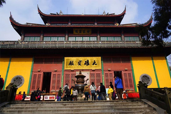 Cuộc sống không như mơ của gia đình sống trong lâu đài 900 tuổi tựa cổ tích: Mất 2 tiếng nếu muốn tìm nhau, để quên đồ thì xác định mất luôn-9