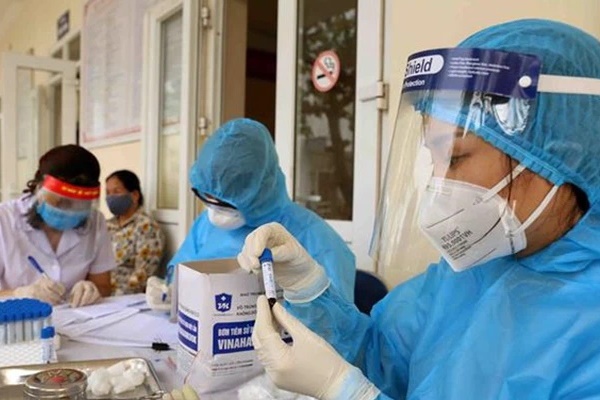 NÓNG: Thêm 1 người con của bà bán bánh canh ở Q.3 dương tính với SARS-CoV-2-1
