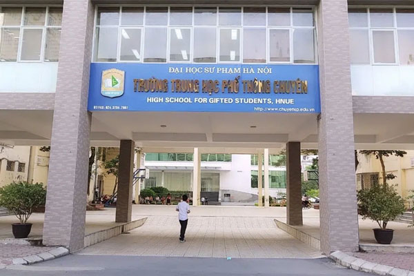 Thêm một trường THPT chuyên tại Hà Nội hoãn thi lớp 10 vì dịch COVID-19-1