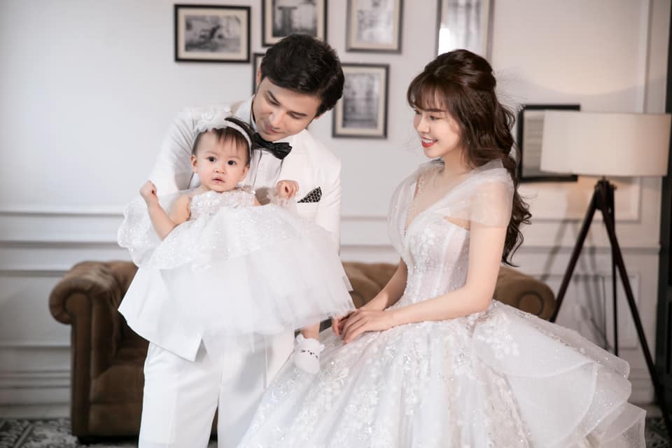 Sản phụ rặn đẻ 7 tiếng mà con không ra được, sinh xong bác sĩ phải gọi liên tục vì sợ bị hôn mê luôn trong lúc ngủ-11