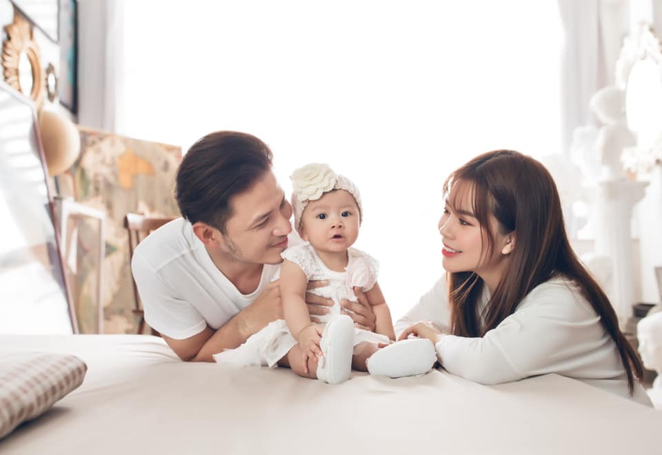 Sản phụ rặn đẻ 7 tiếng mà con không ra được, sinh xong bác sĩ phải gọi liên tục vì sợ bị hôn mê luôn trong lúc ngủ-13