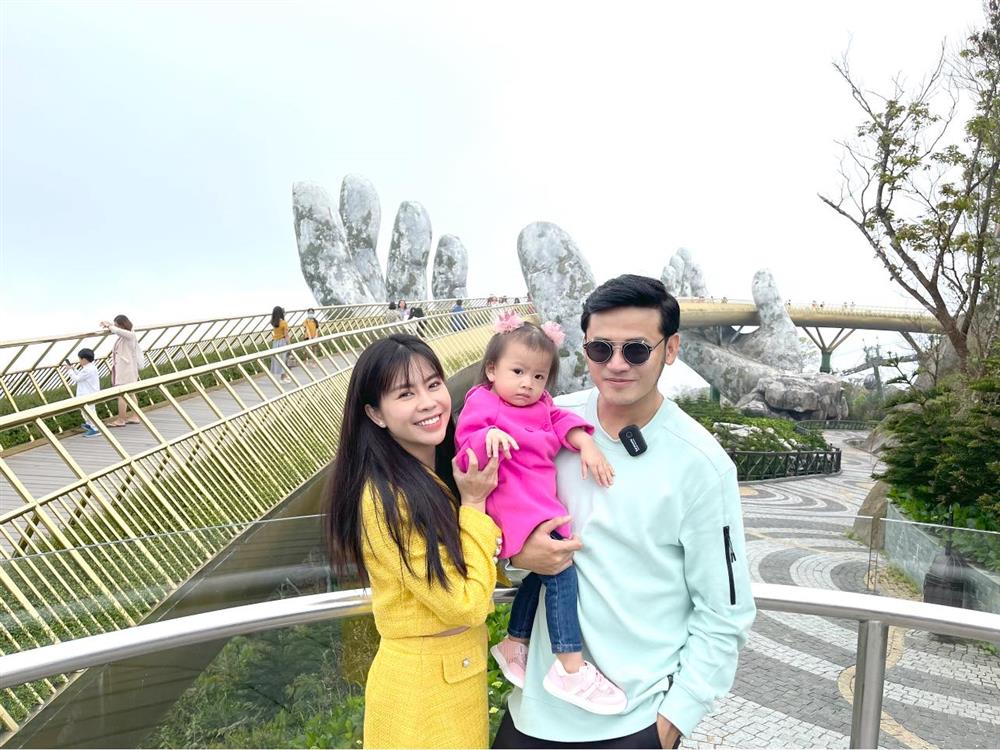 Sản phụ rặn đẻ 7 tiếng mà con không ra được, sinh xong bác sĩ phải gọi liên tục vì sợ bị hôn mê luôn trong lúc ngủ-16