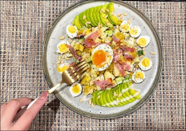 Làm dâu hào môn&nbsp;Phanh Lee vẫn đích thân vào bếp nấu ăn, xem ra ngày càng đảm đang lại chịu khó bày biện đẹp mắt-4