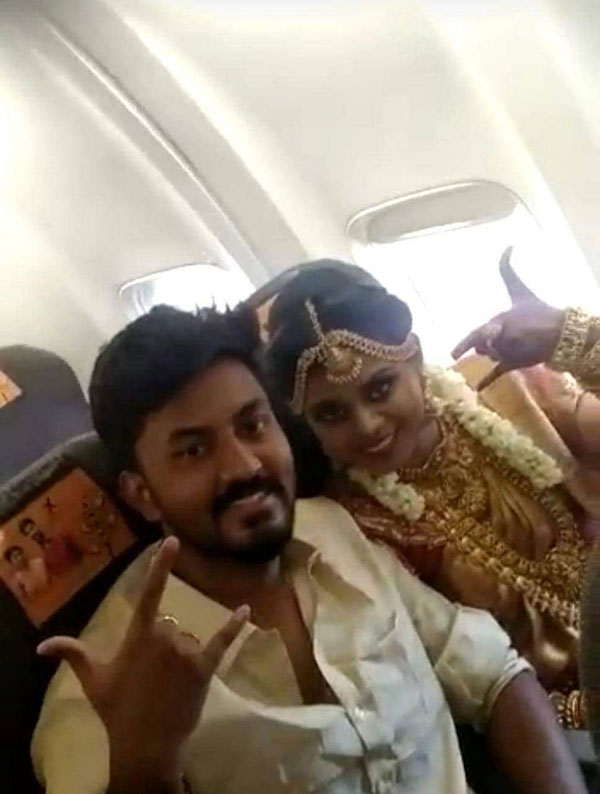 Video: Mặc lệnh cấm tụ tập, cô dâu chú rể Ấn Độ thuê máy bay riêng chở 161 người tổ chức đám cưới trên không-2