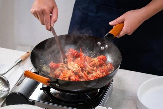 Đừng cho rằng tự nấu ăn tại nhà là đảm bảo sức khỏe nếu bạn chưa loại bỏ “kẻ giết người” ẩn chứa trong nhà bếp