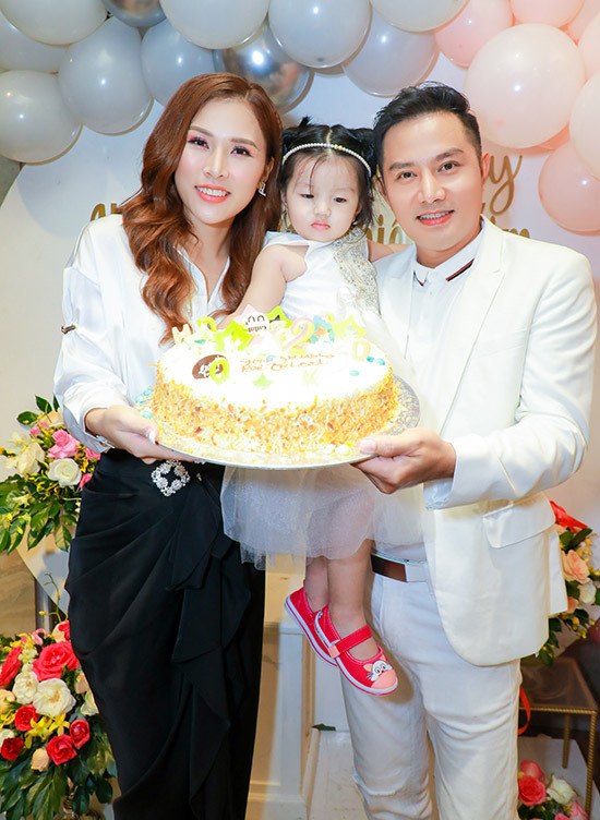 Em dâu nghệ sĩ Hoài Linh: Sinh con xong bị stress vì cân nặng, nhìn chiếc cân xoay không điểm dừng chỉ muốn khóc thét-4