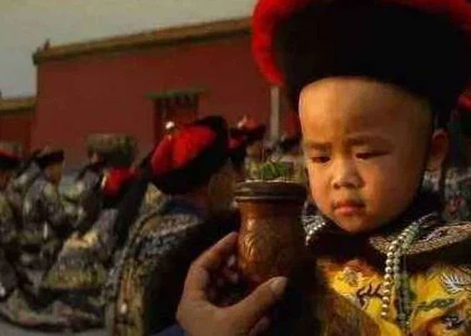 Sở thích quái đản của Phổ Nghi thời niên thiếu: Không thể rời xa phụ nữ, cung nữ trong cung chỉ biết âm thầm chịu đựng-1