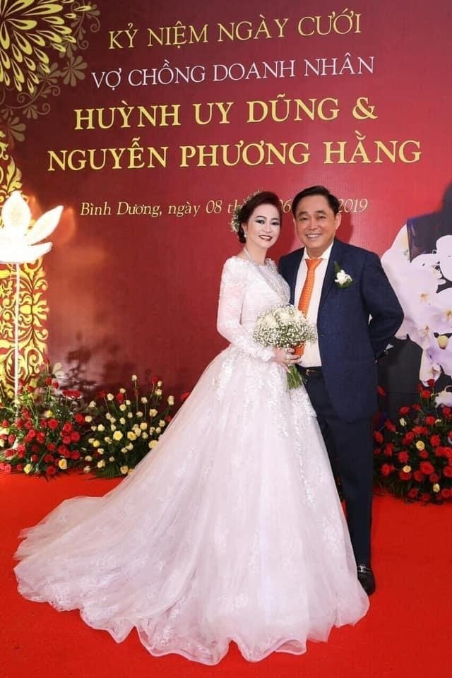 Bà Phương Hằng - ông Dũng lò vôi”: Yêu từ cái nhìn đầu tiên, 11 năm không tiếc lời mật ngọt, vui tay là tặng nhau từ siêu xe đến kim cương-3