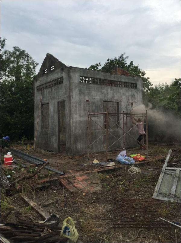 Căn chòi rừng rú bỏ hoang được đầu tư 150 triệu, lột xác ngoạn mục thành khu vườn tràn ngập cây xanh thơ mộng-2