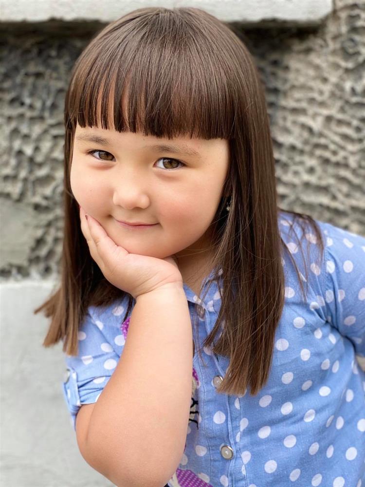 Bé trai khóc thét bên cạnh chị gái khiến nhiều người giật mình, nhưng nhìn kỹ ai cũng bất ngờ, ngỡ ngàng và bật ngửa-10