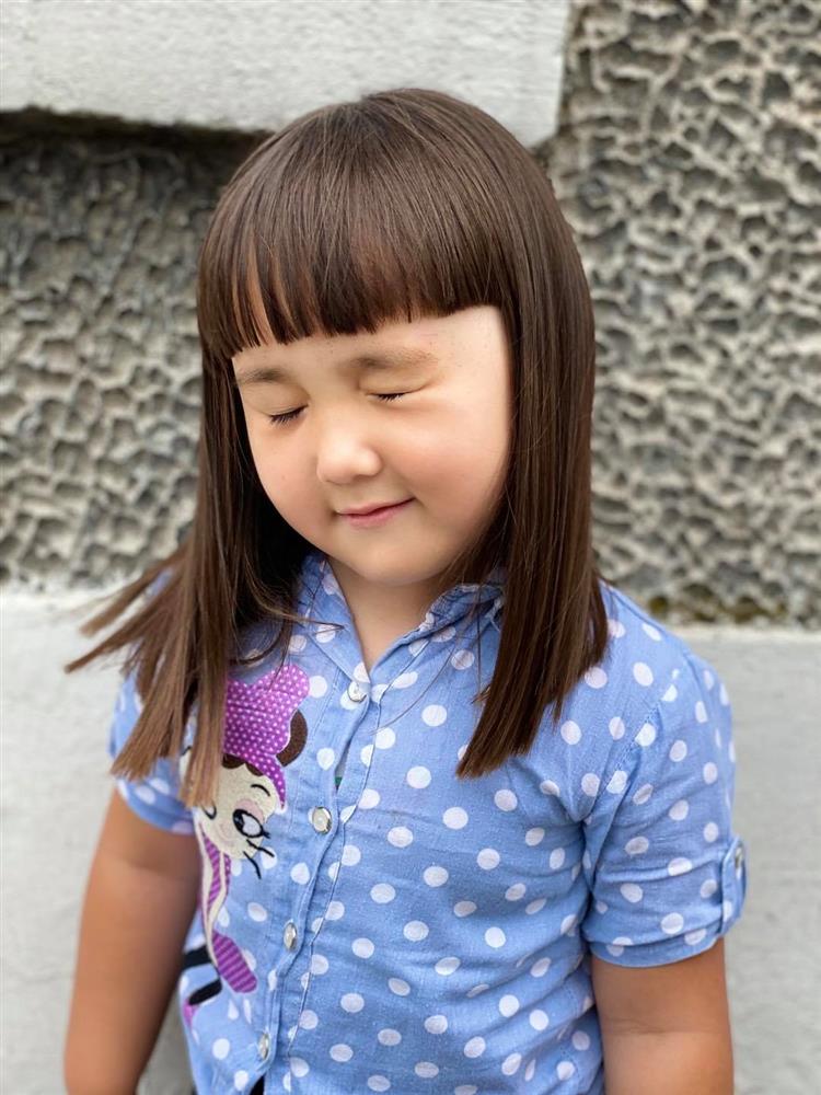 Bé trai khóc thét bên cạnh chị gái khiến nhiều người giật mình, nhưng nhìn kỹ ai cũng bất ngờ, ngỡ ngàng và bật ngửa-11