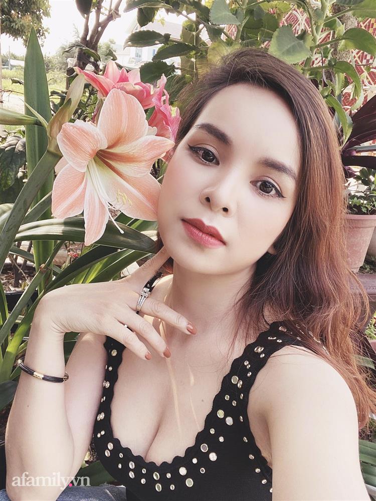 Mẹ 6 con sở hữu nhan sắc bị thời gian lãng quên, tiết lộ bí quyết 6 lần sinh nở vẫn đẹp, da căng mịn nhờ loại dấm đặc biệt-8