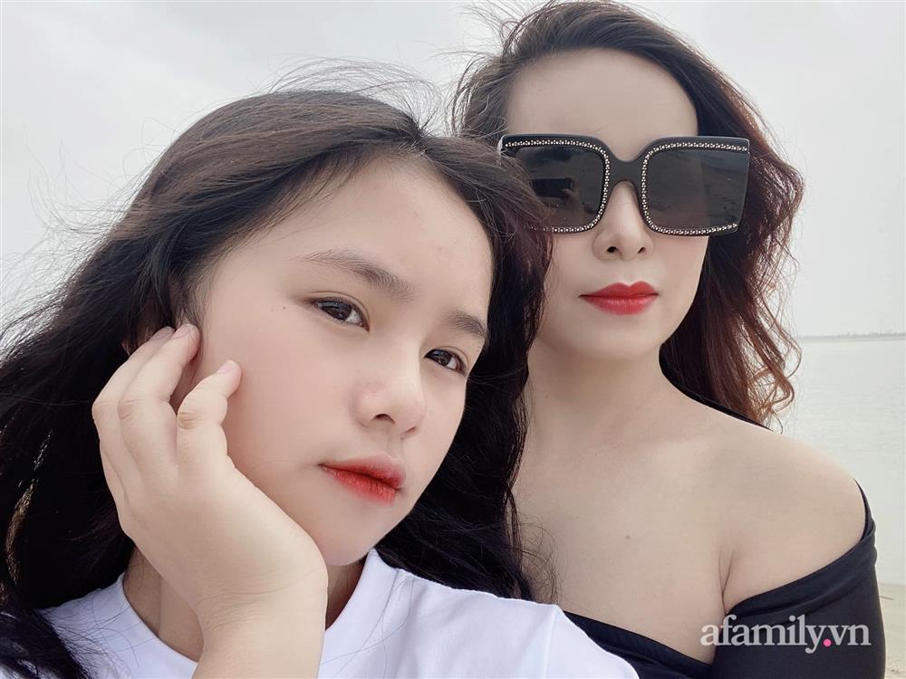 Mẹ 6 con sở hữu nhan sắc bị thời gian lãng quên, tiết lộ bí quyết 6 lần sinh nở vẫn đẹp, da căng mịn nhờ loại dấm đặc biệt-11