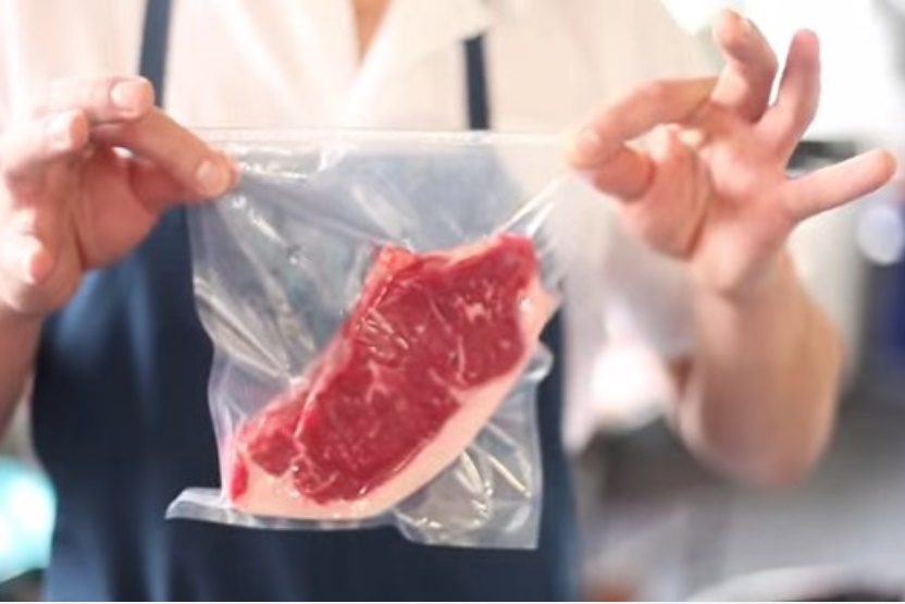 Mua thịt về đừng vội bỏ vào tủ lạnh làm thêm bước này đảm bảo thịt tươi ngon, không bị vi khuẩn xâm nhập-1