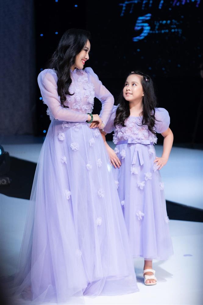 Con gái cưng của BTV Hoài Anh càng lớn càng xinh xắn: Học ngôi trường top đầu, mỗi năm các mẹ ở Hà Nội đua nhau nộp hồ sơ-2