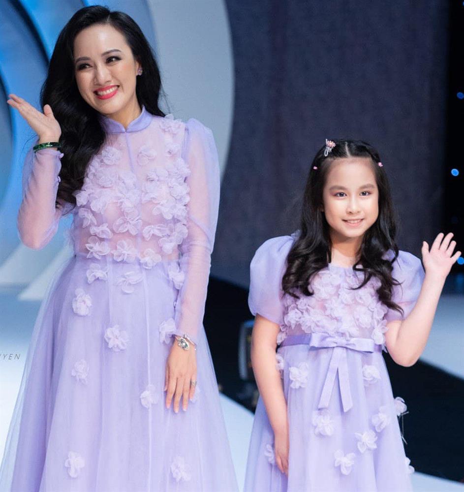 Con gái cưng của BTV Hoài Anh càng lớn càng xinh xắn: Học ngôi trường top đầu, mỗi năm các mẹ ở Hà Nội đua nhau nộp hồ sơ-3