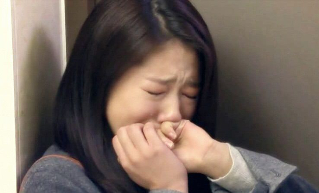 Vào đêm trước khi tôi tái hôn, vợ cũ đưa con gái đến mời một bữa tối, trong bữa ăn con gái nói câu này, tôi quyết định hủy đám cưới-1