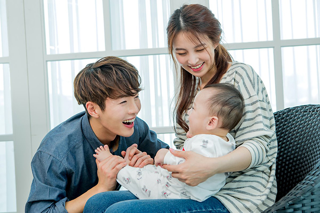 Vào đêm trước khi tôi tái hôn, vợ cũ đưa con gái đến mời một bữa tối, trong bữa ăn con gái nói câu này, tôi quyết định hủy đám cưới-2