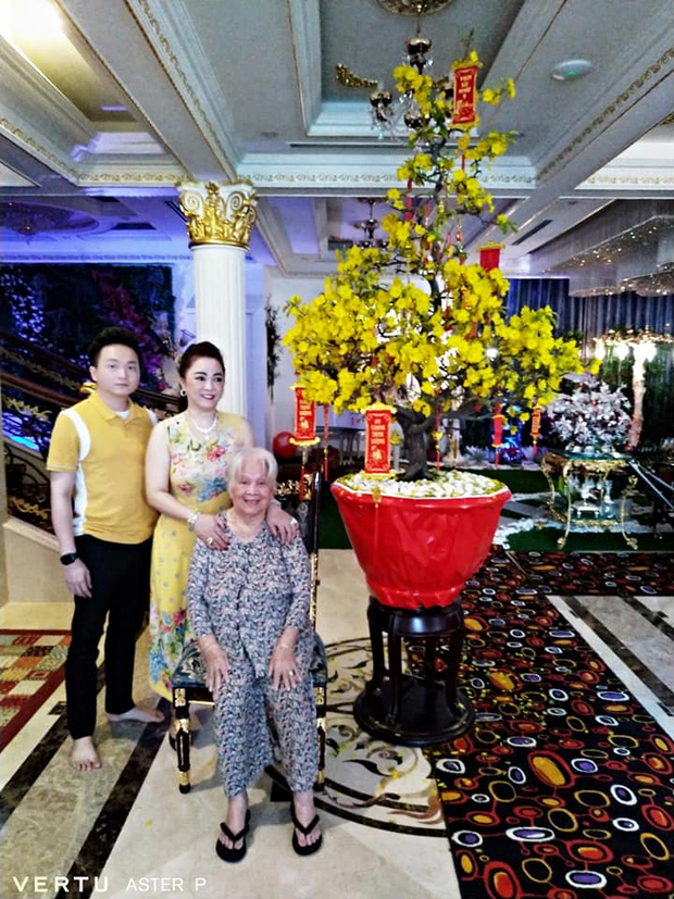 Bên trong biệt thự dát vàng của đại gia Phương Hằng: Ảnh thật không đẹp như thiết kế, nhìn u tối và kém sang vài phần-8