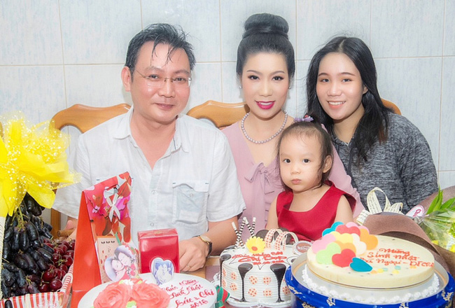 Nhìn mức học phí của Trịnh Kim Chi đóng cho con mỗi năm mà choáng: Dân văn phòng phải nhịn ăn, nhịn mặc trong 2 năm mới trả nổi-1