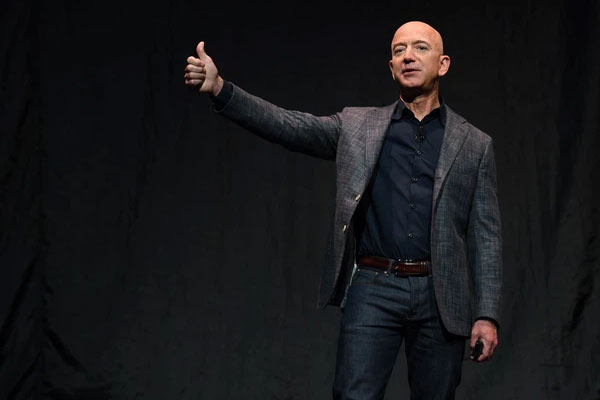 Tỷ phú Jeff Bezos chính thức thông báo từ chức CEO Amazon-1