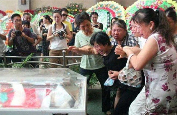 Thanh niên bỏ mạng vì cứu gia đình 4 người, kẻ vô ơn đã không dự đám tang lại còn buông một câu nói cay nghiệt gây phẫn nộ-3
