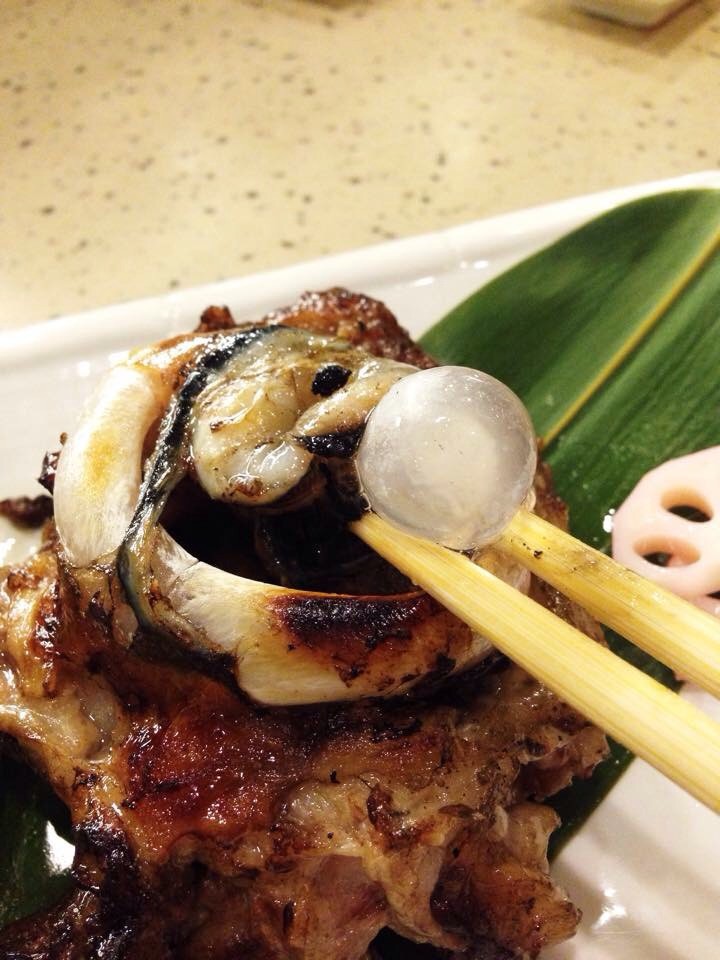 Đứng tim với món ăn rùng rợn làm từ mắt cá ngừ-6