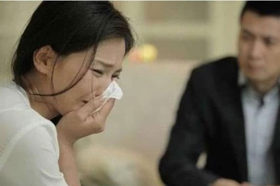 Kết hôn 10 năm nhưng chồng chưa bao giờ dọn nhà, một hôm anh bỗng thay ga trải gường, kết cục tôi phải ly hôn trong nước mắt