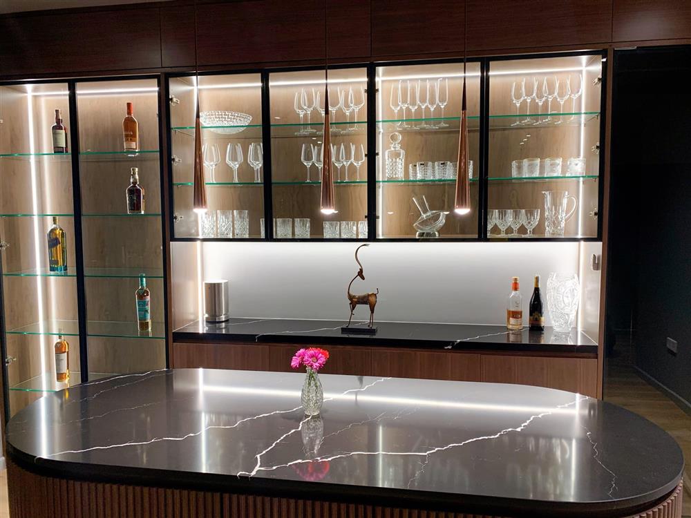 Bà xã MC Thành Trung bỏ 600k mua cây về tự trang trí penthouse 18 tỷ, dân tình ngã ngửa khi biết cô từng chi 25 triệu chỉ để... thuê làm vườn-20