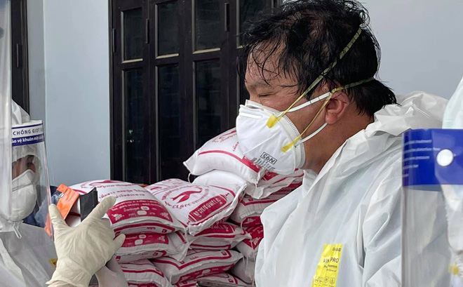 BS trong tâm dịch Bắc Giang: Quân của anh gục hết rồi!... Mọi người vẫn đang làm việc, cố cho xong-1