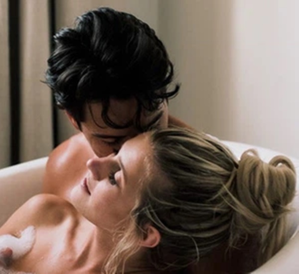 Vừa quan hệ xong phụ nữ đừng vội vàng làm 5 việc này vì có thể làm tổn thương tử cung, thậm chí mắc ung thư-1