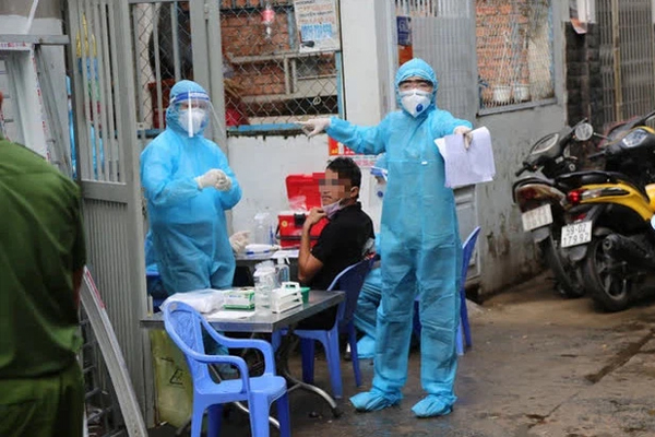 TP.HCM: Thêm 2 phòng khám bị phong tỏa vì liên quan ca nghi nhiễm COVID-19 tại Hội thánh truyền giáo Phục Hưng-6