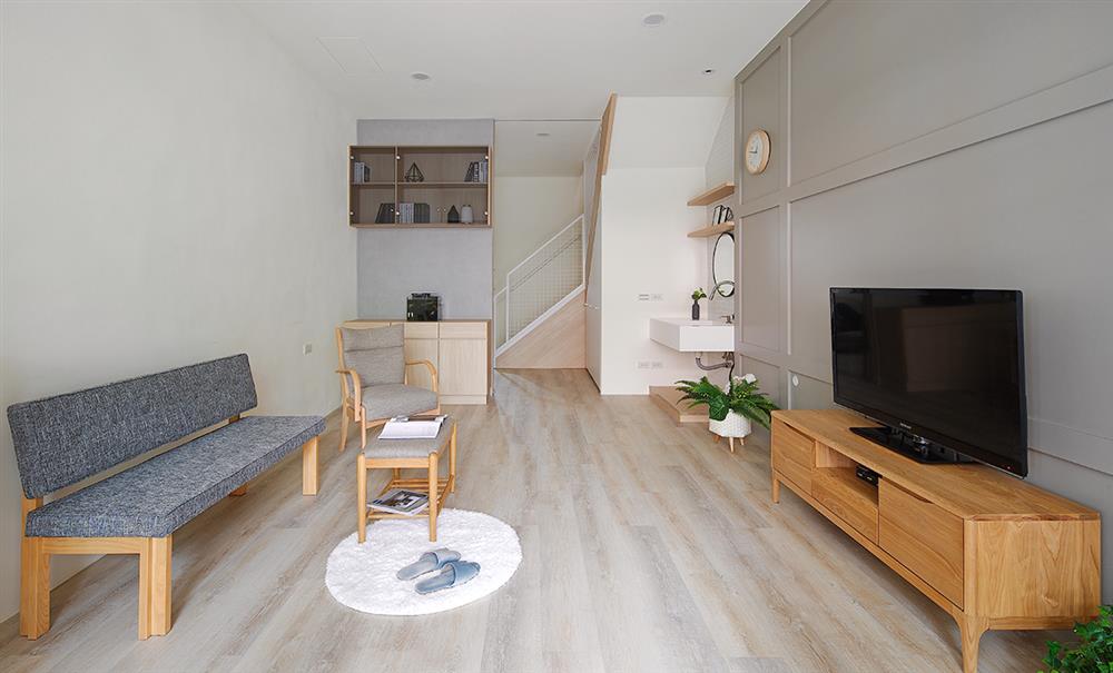 Các con cải tạo nhà phố 30 năm tuổi gần gũi với thiên nhiên, an toàn khi sử dụng để tặng mẹ-4