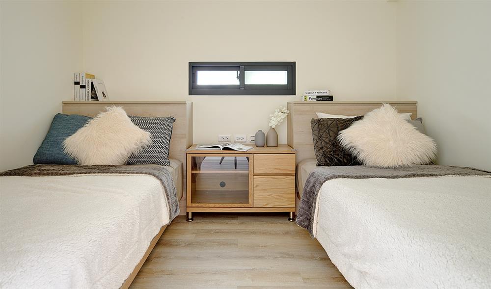 Các con cải tạo nhà phố 30 năm tuổi gần gũi với thiên nhiên, an toàn khi sử dụng để tặng mẹ-10