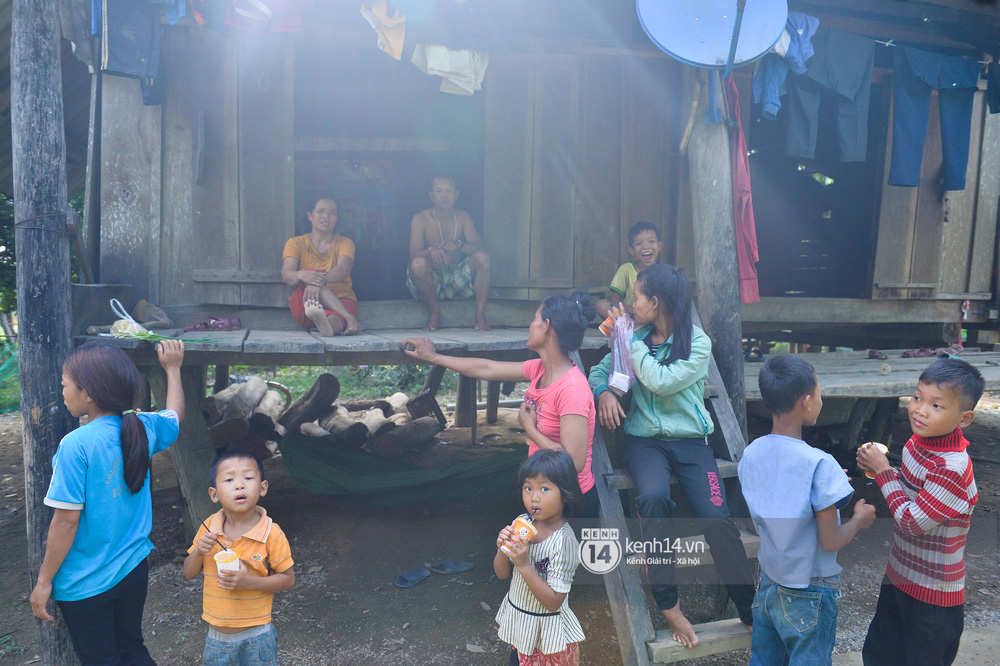 Chủ tịch xã vùng lũ ở Quảng Bình: Đời sống ở đây ổn định rồi, NS Hoài Linh nên tăng cường số quà này về những vùng dịch Covid-19-9