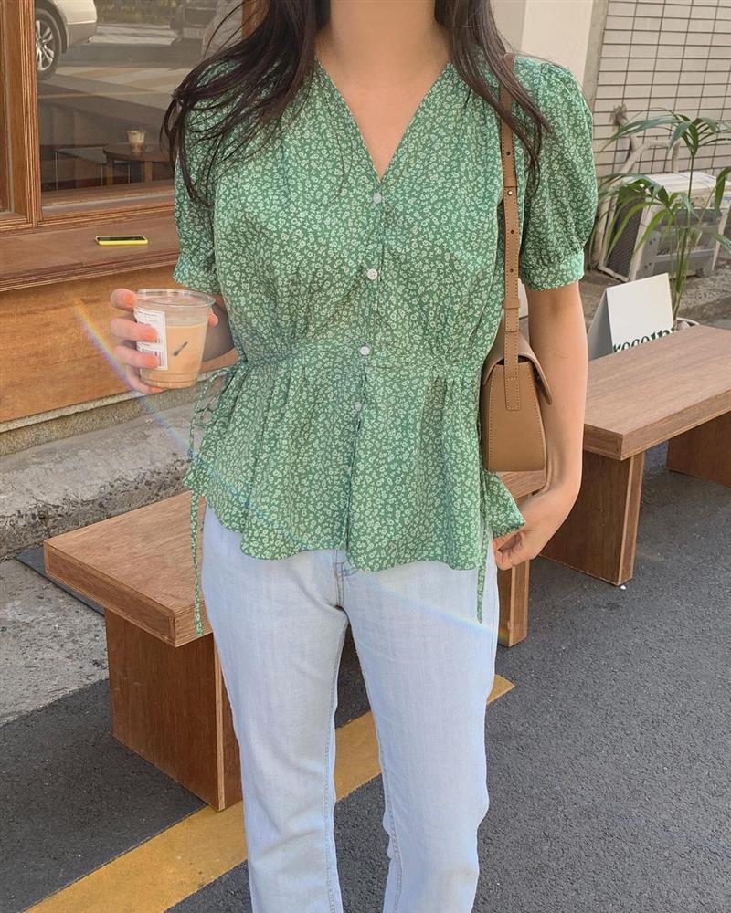 Mẫu áo blouse đang phủ sóng dày đặc: Mặc lên khiến ai cũng tưởng bạn gầy đi 5kg, lên hình sống ảo cực xinh-12
