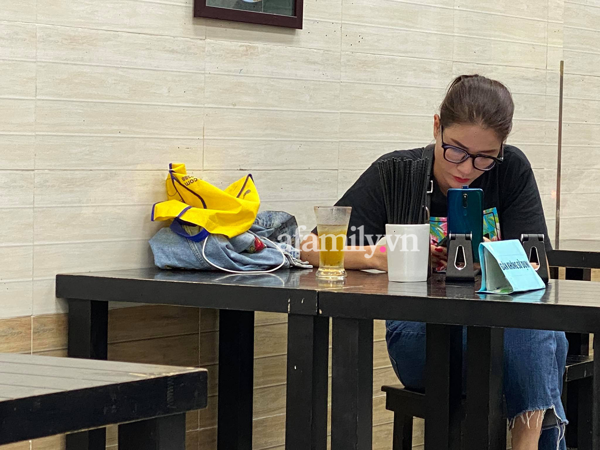 Cậu IT người khui vụ Hoài Linh giữ hơn 14 tỷ tiền từ thiện tiết lộ chuyện làm việc với bà Phương Hằng khiến cả gia đình bị liên lụy và mối quan hệ với nghệ sĩ Hồng Vân-5