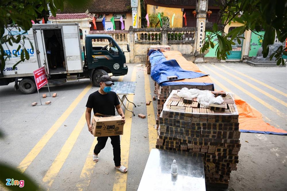 Xếp gạch, đổ đất làm chốt chặn ở TP Bắc Ninh-4