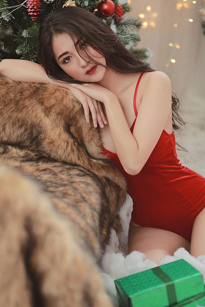 Anh Thư Về Nhà Đi Con: Body siêu hot, style đời thường gợi cảm hết cỡ-7