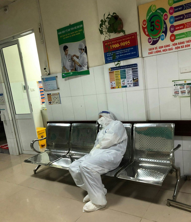 Ở nơi bác sĩ vừa điều trị bệnh nhân, vừa làm bảo mẫu, kiêm luôn cửu vạn-4