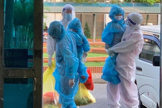 Ở nơi bác sĩ vừa điều trị bệnh nhân, vừa làm 