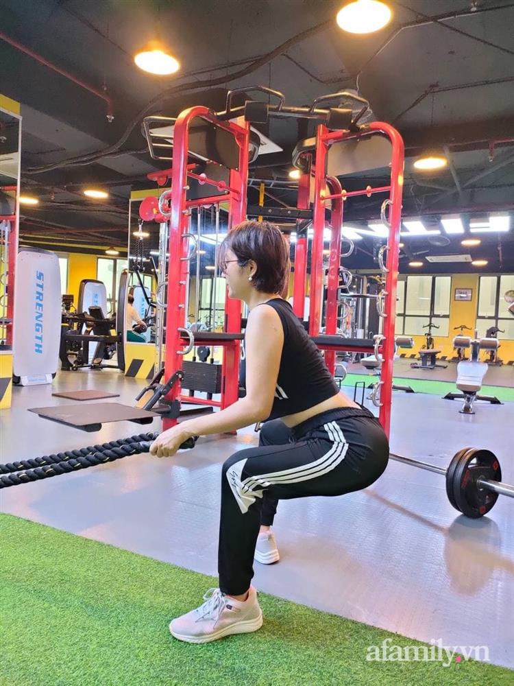 Hành trình vứt bỏ gia tài toàn mỡ, bệnh và đột quỵ của nữ Tiến sĩ 3 con: 2 lần đi đẻ đều lập kỳ tích, lột xác ngoạn mục đẹp như gái chưa chồng-16