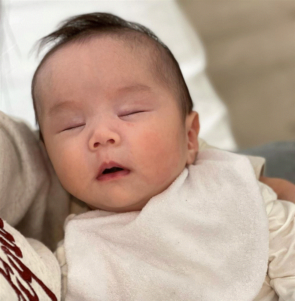 An Nguy khoe ảnh con gái xinh như búp bê, chưa đầy 3 tháng tuổi đã bị bắt học hành-2