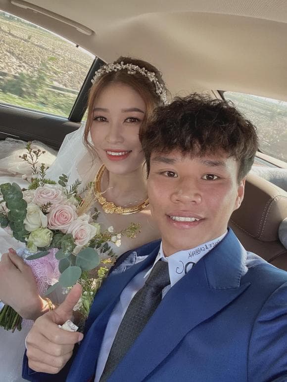 Vợ của cầu thủ Văn Dũng diện bikini khoe đường cong bốc lửa không thua kém người mẫu-1