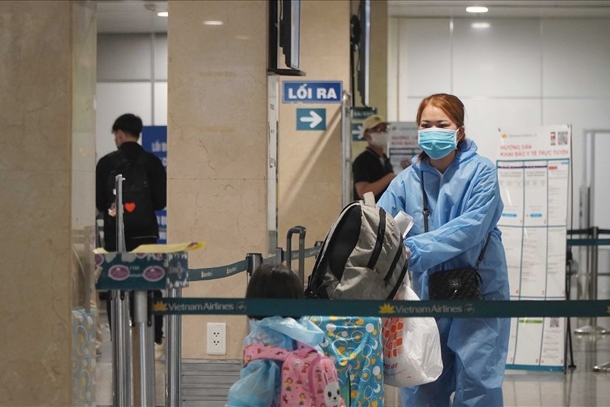 TPHCM: Tạm dừng nhập cảnh hành khách tại sân bay Tân Sơn Nhất-1