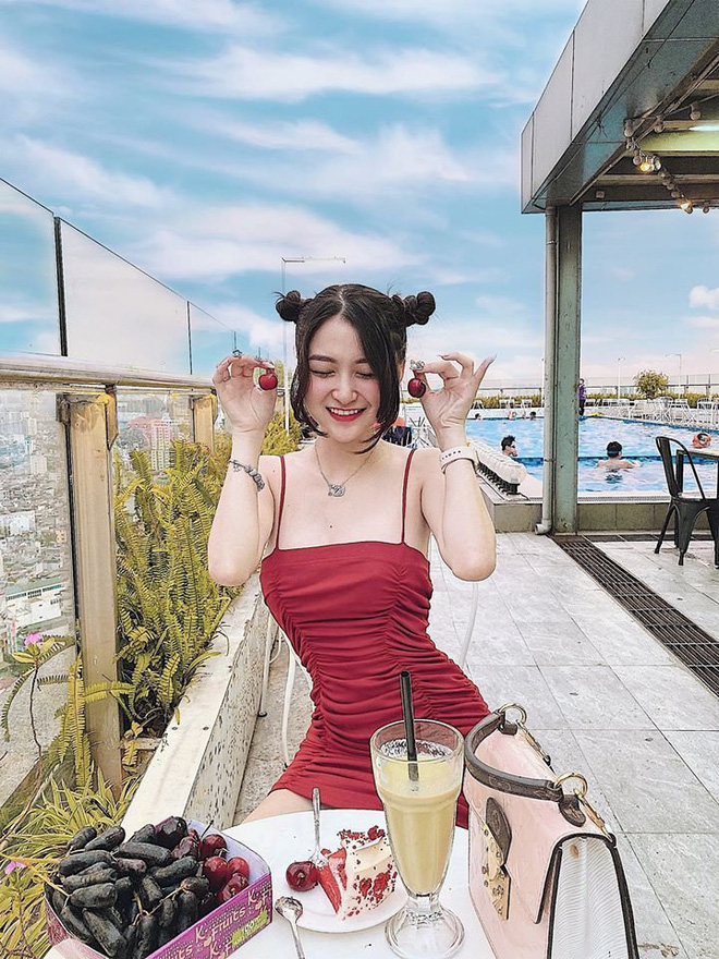 Nữ phụ Về Nhà Đi Con hoá ra lên phim chưa đầy 1 phút, lại còn chỉ thấy mỗi lưng-10