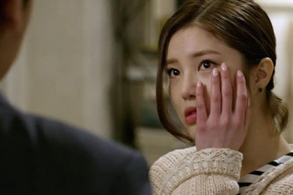 Bị mẹ chồng ném cho 700 triệu rồi đuổi đi, tôi chỉ cười dù sao chồng mình cũng không phải là đàn ông đích thực-2