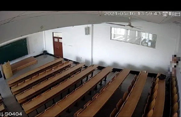 Rò rỉ video đôi sinh viên quan hệ ngay trên giảng đường, cô gái dính tin đồn tự sát, cảnh sát vào cuộc điều tra-1
