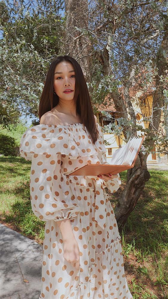 Ngắm bộ sưu tập váy đồ sộ của Thanh Hằng, nàng 30+ nhắm được nhiều kiểu trẻ trung và ghi trọn điểm sang chảnh-4