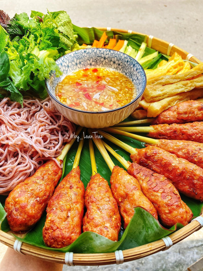 Chán cơm liền đổi gió, mẹ đảm khiến dân tình tròn xoe mắt với 25 món bún ngon tuyệt mát hết cả cõi lòng, sợi bún vừa đẹp mắt lại nhiều dinh dưỡng-26